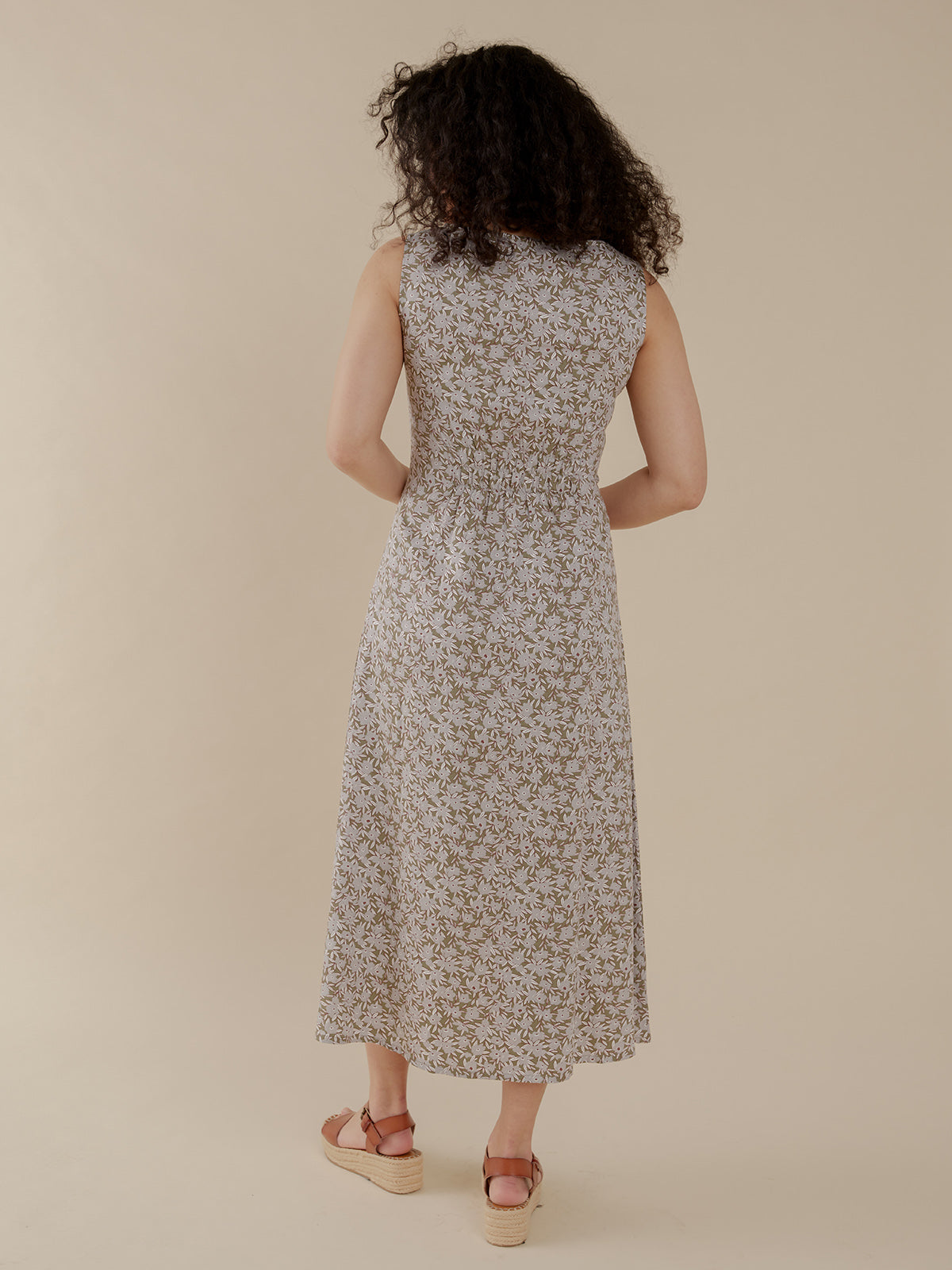 Artsy Traveler Sleeveless Midi Dress - Olive Flowers - Image 8