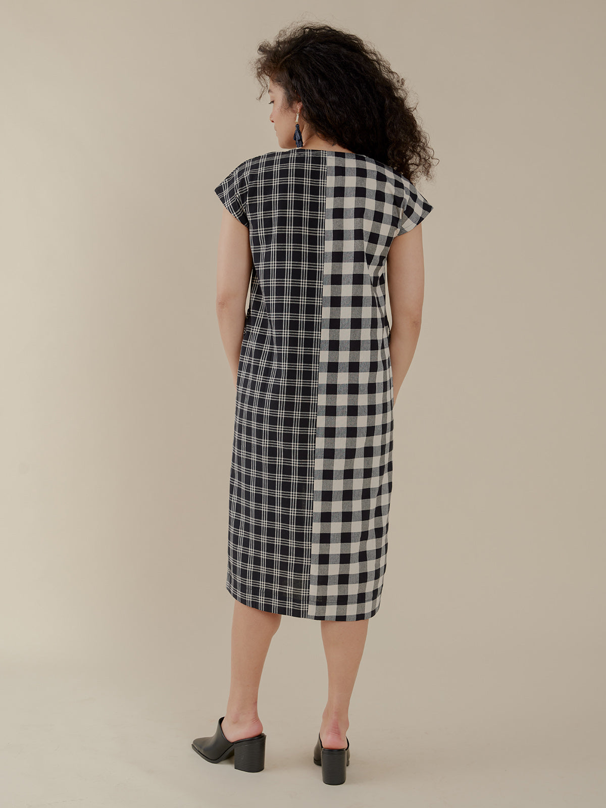 Padma Pocket Dress - Black and White Mix - Image 3